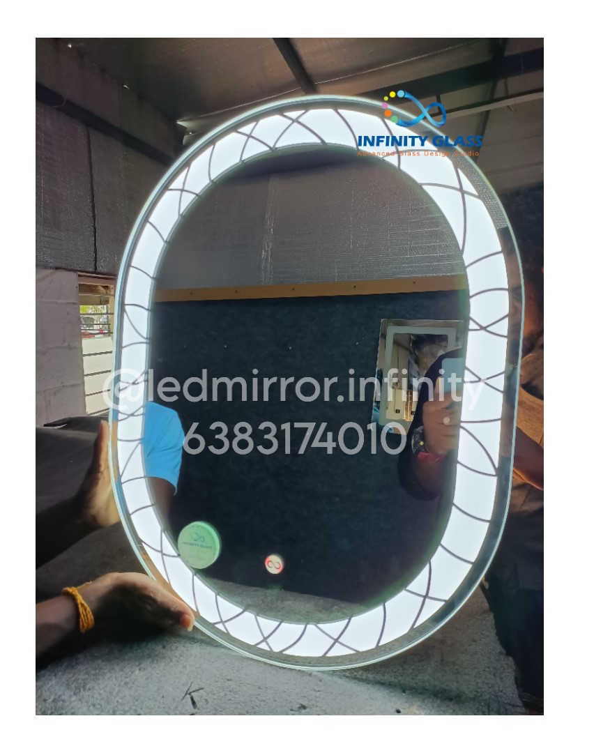 Capsule Shaped Designed Led Mirror LH88