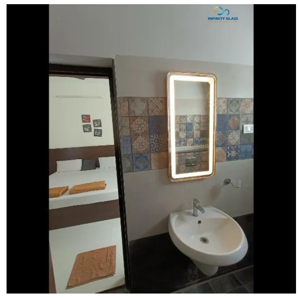 3*1.5 Rectangle Shaped Led Mirror With Golden Frame BM - 40
